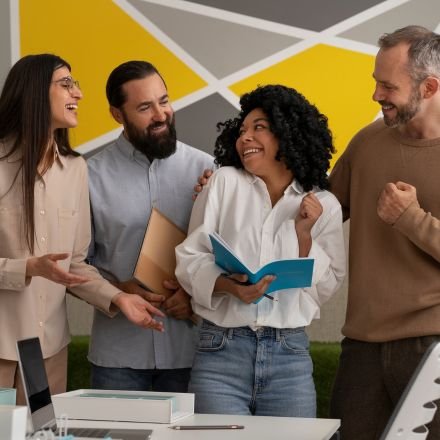 Descubra por que a maturidade emocional é a competência central da liderança moderna para reduzir rotatividade e aumentar a performance.