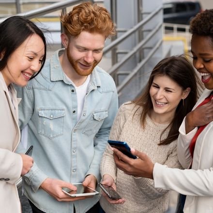 Aprenda a construir um networking profissional autêntico, baseado em confiança e gerador de oportunidades reais para sua carreira.
